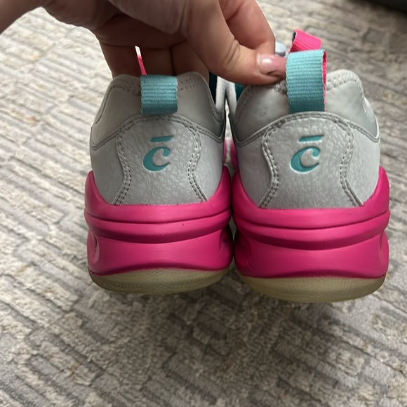 Shoes - Picture 7 of 7